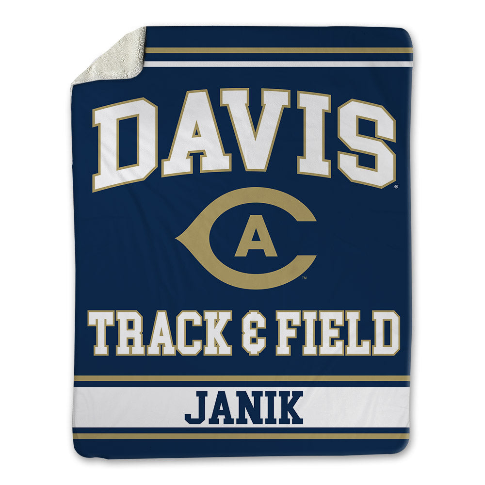 UC Davis - NCAA Women's Track & Field : Dominika Janik - Blanket-0
