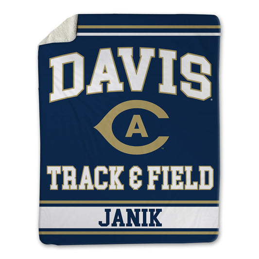 UC Davis - NCAA Women's Track & Field : Dominika Janik - Blanket-0