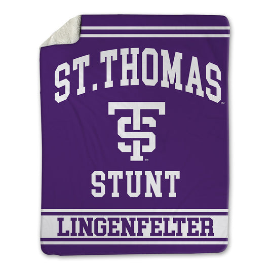 UST - STUNT : Claire Lingenfelter - Blanket-0
